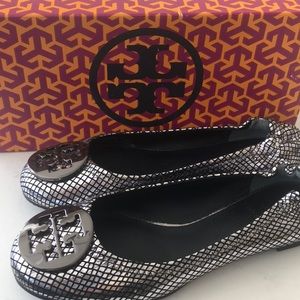 Tory Burch pewter Chelsea ballet flats 6.5
